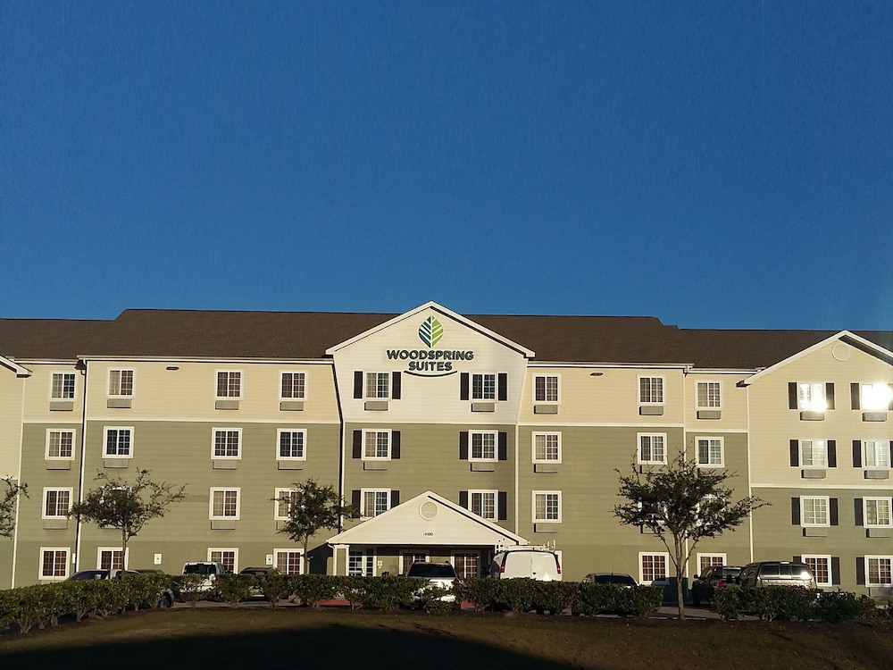 WoodSpring Suites Houston I-45 Airtex photo3