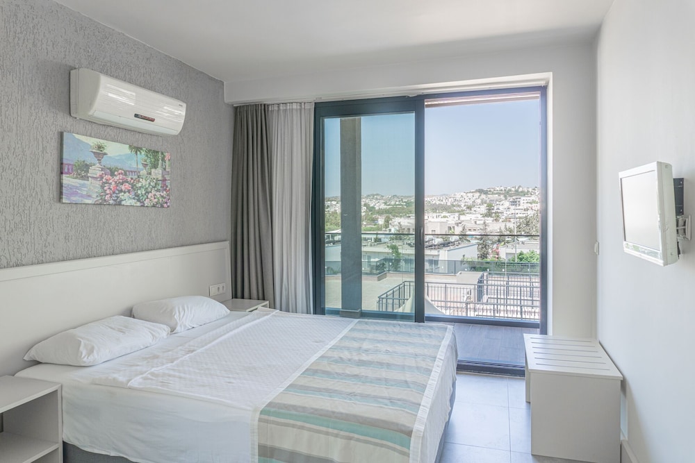 Bodrum Beach Resort 32/65
