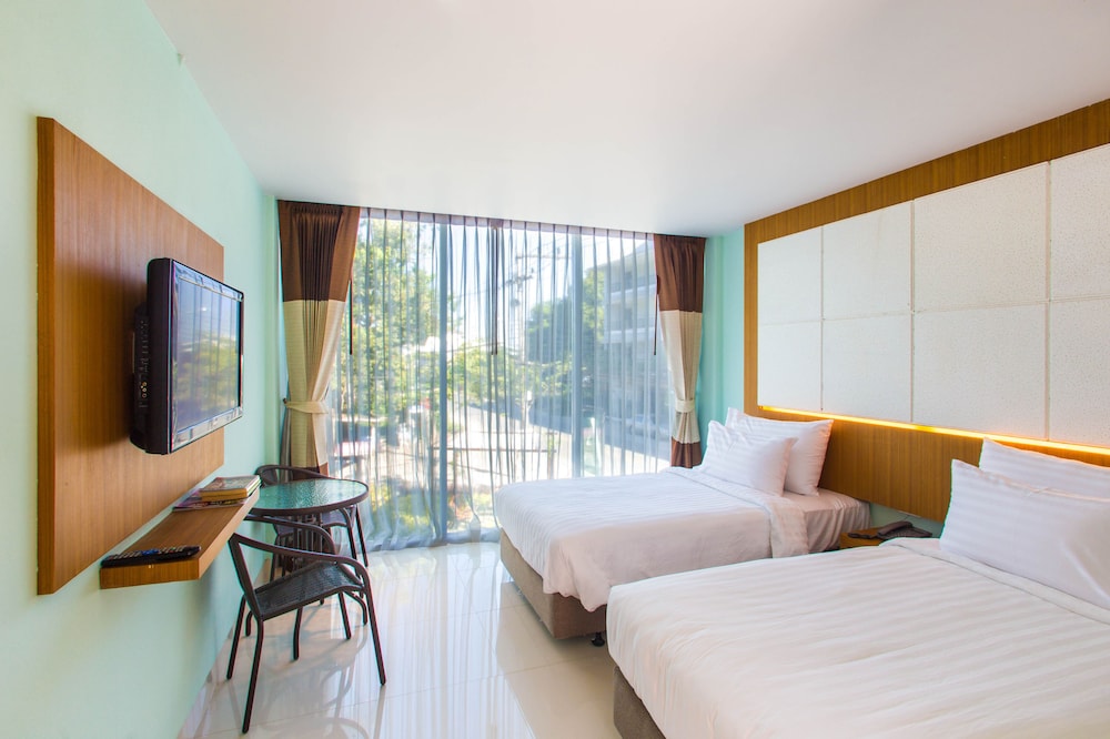 A Hotel Simply 14/50