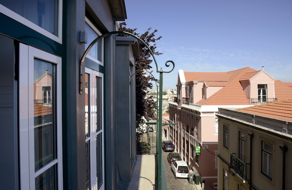 Dalma Flats 6/65
