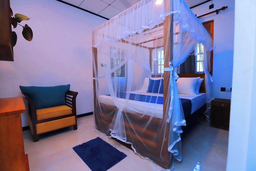 STANDARD, KING BED, GARDEN VIEW