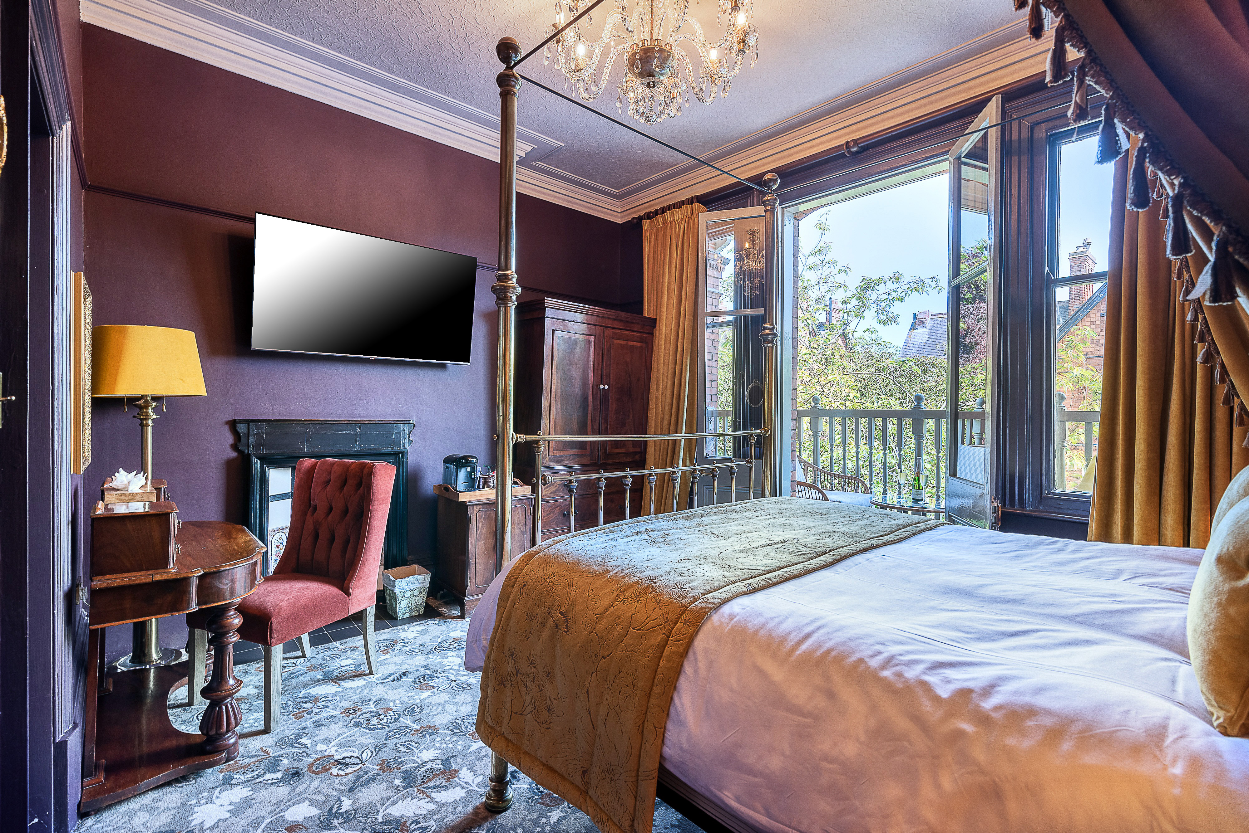 Four Poster