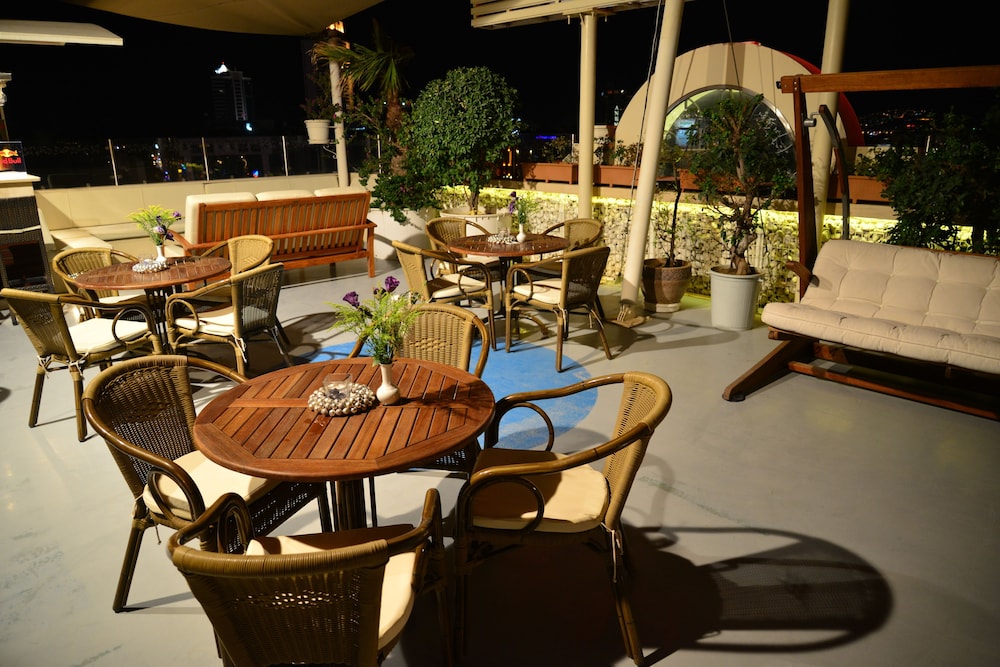 May Park Hotel 50/67