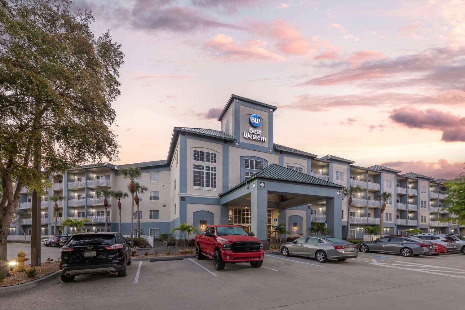 Best Western Naples Plaza Hotel 34/36