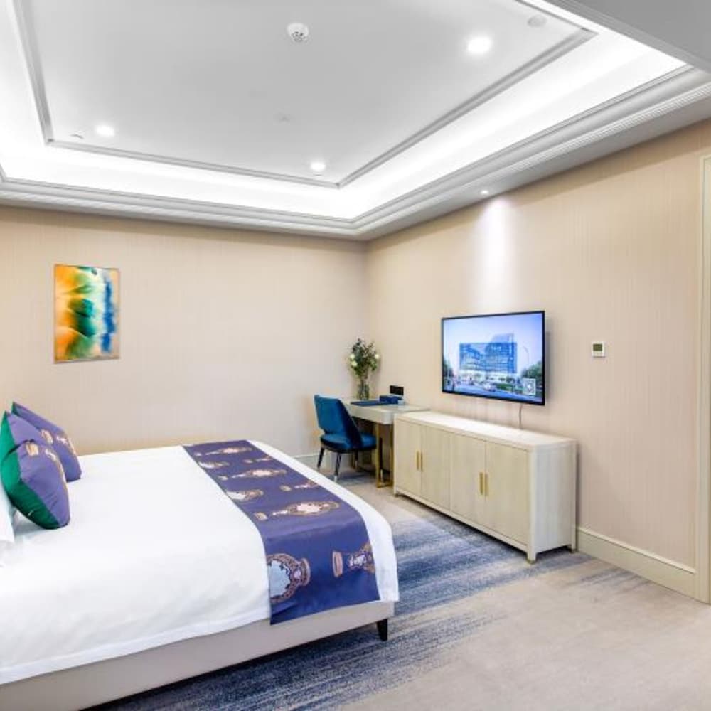PRESIDENTIAL, SUITE