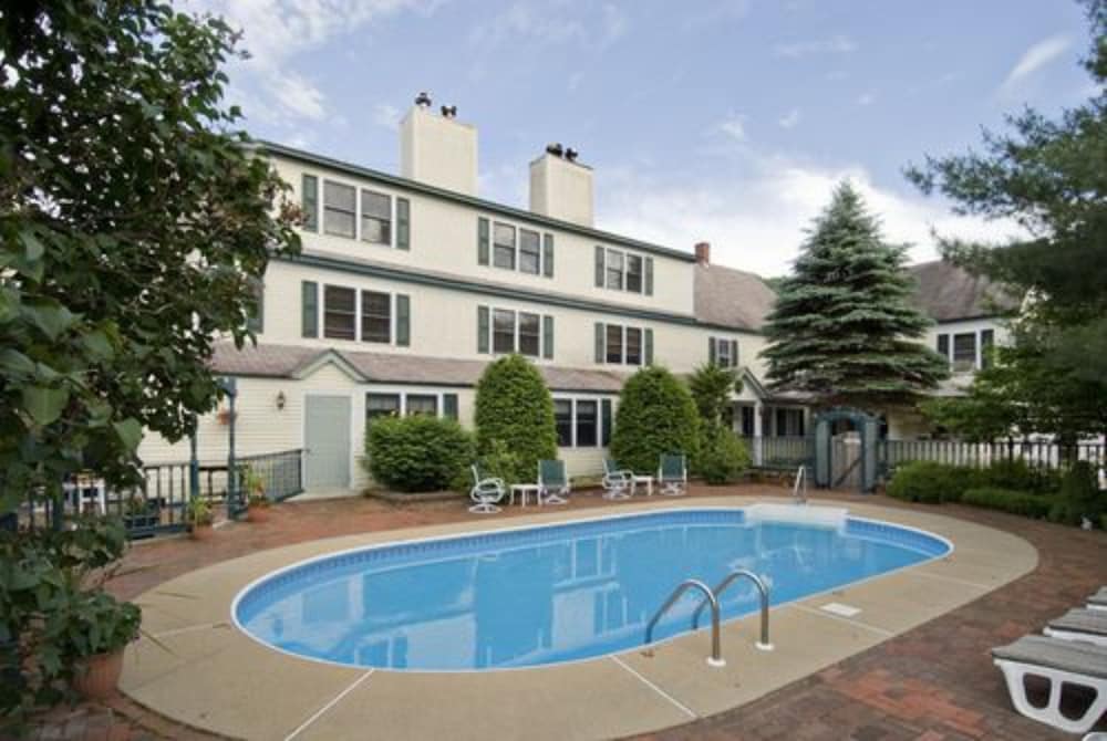 Inn at Ellis River 6/50