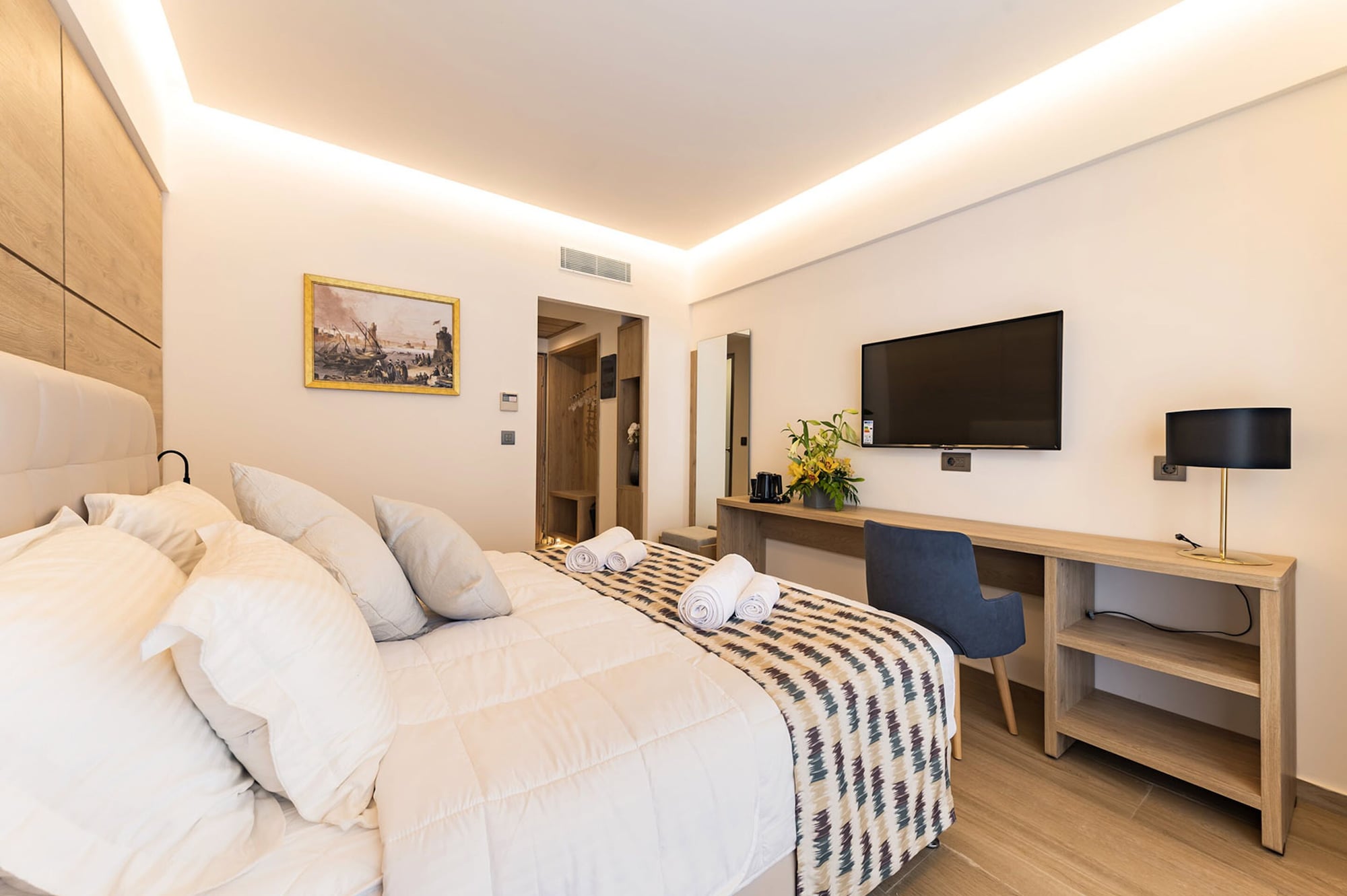 DOUBLE ROOM DELUXE