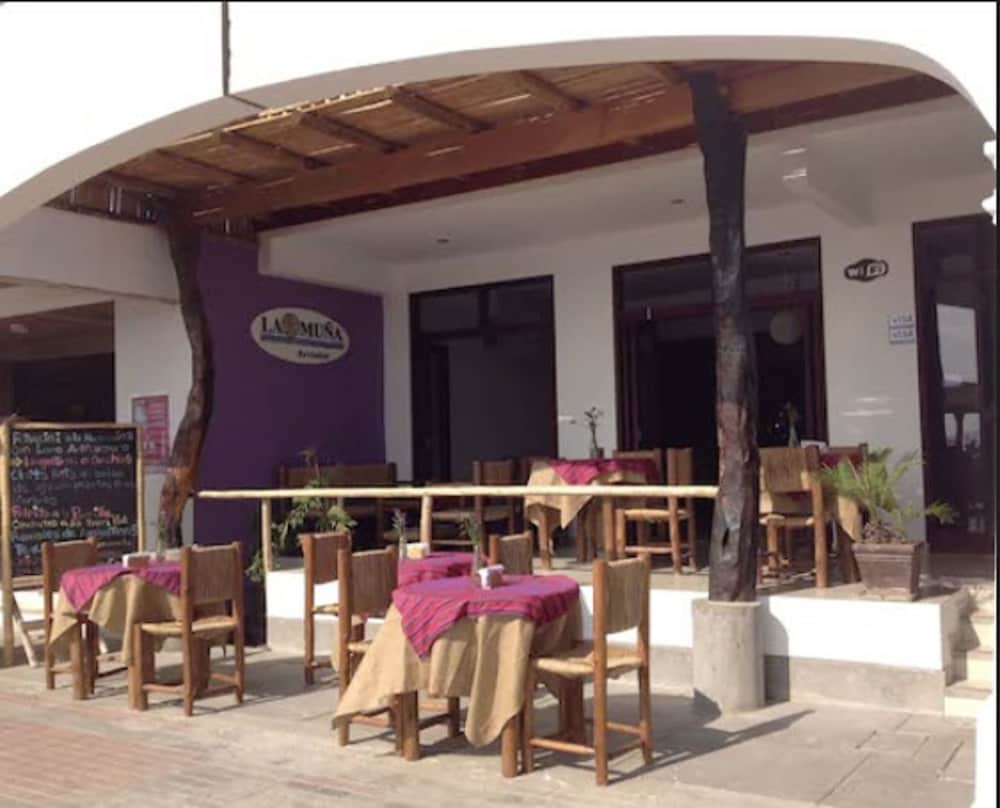 BAMBOO LODGE PARACAS 43/52