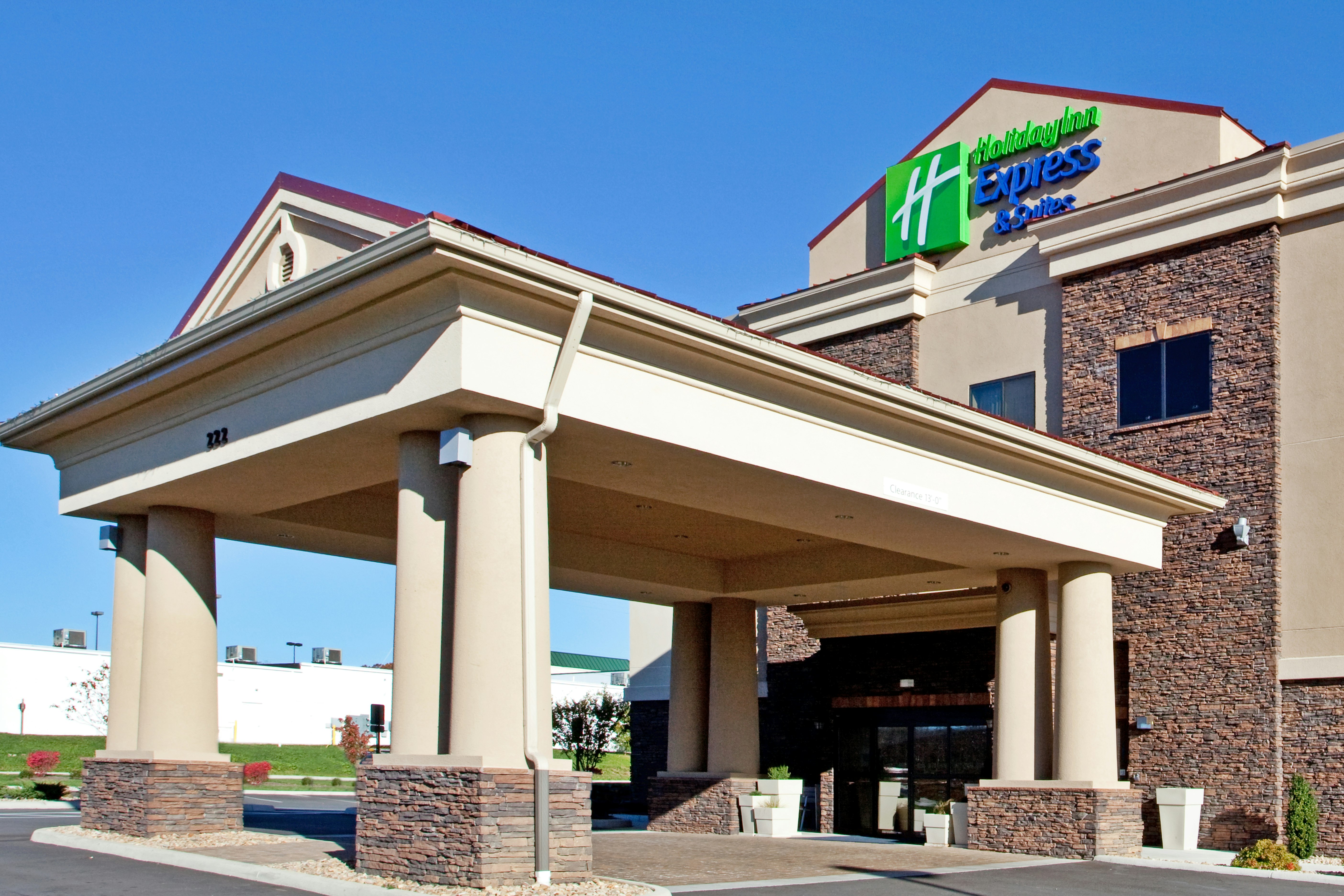 Holiday Inn Express Hotel Suites Lewisburg 2/16