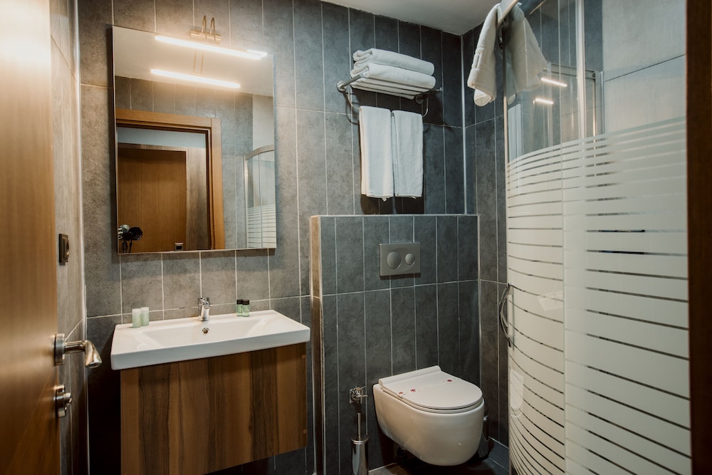 Airport Express Hotel 40/40