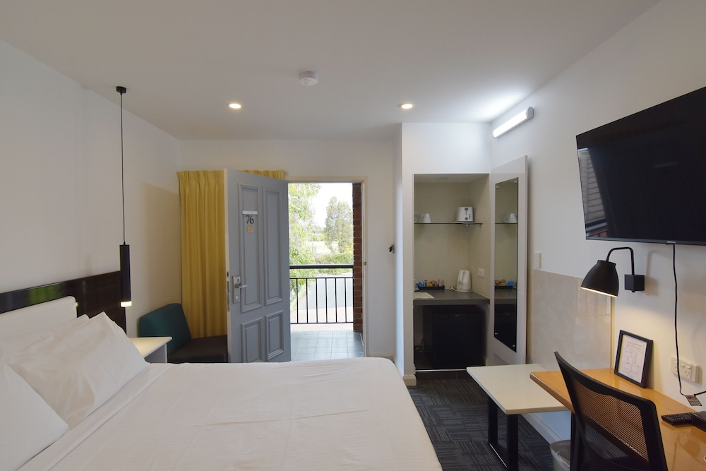 Room at Best Western Plus Buckingham International, MELBOURNE