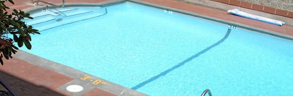 Red Lion Inn & Suites 42/69