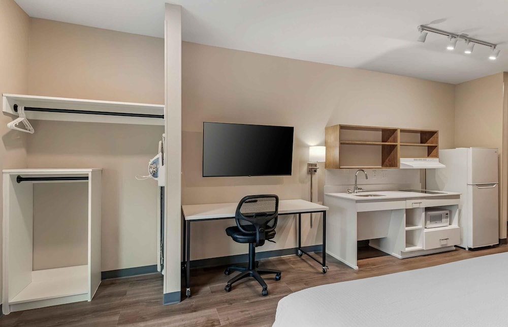 Extended Stay America Premier Suites- Jacksonville - Airport 20/40