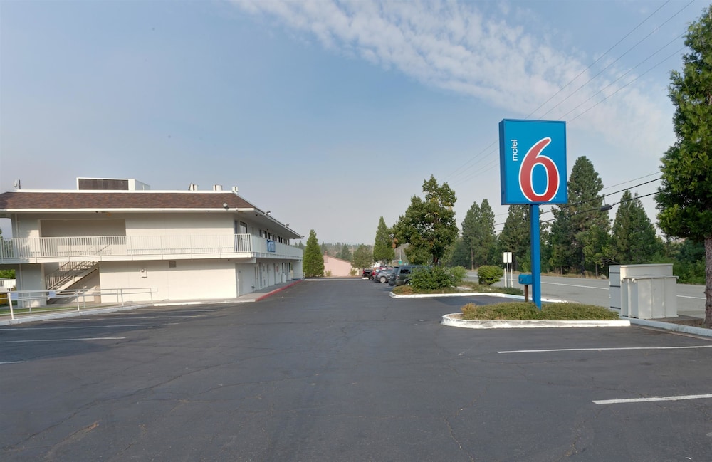 Motel 6 Weed - Mount Shasta 9/48