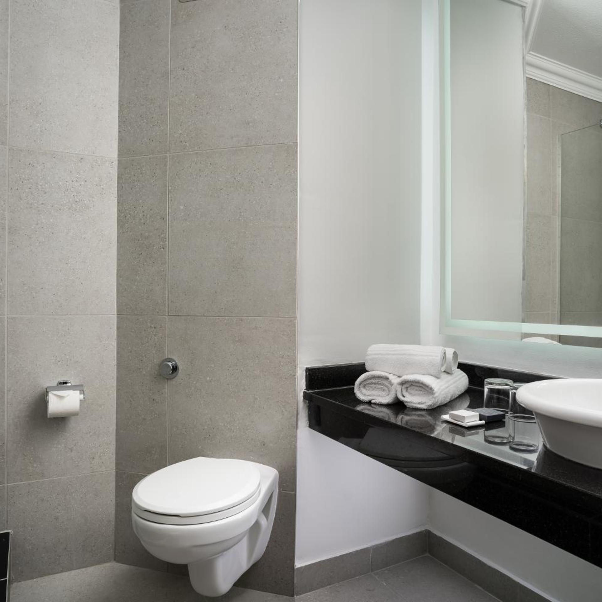غرفة عائلية، The Oasis Hotel 5/9