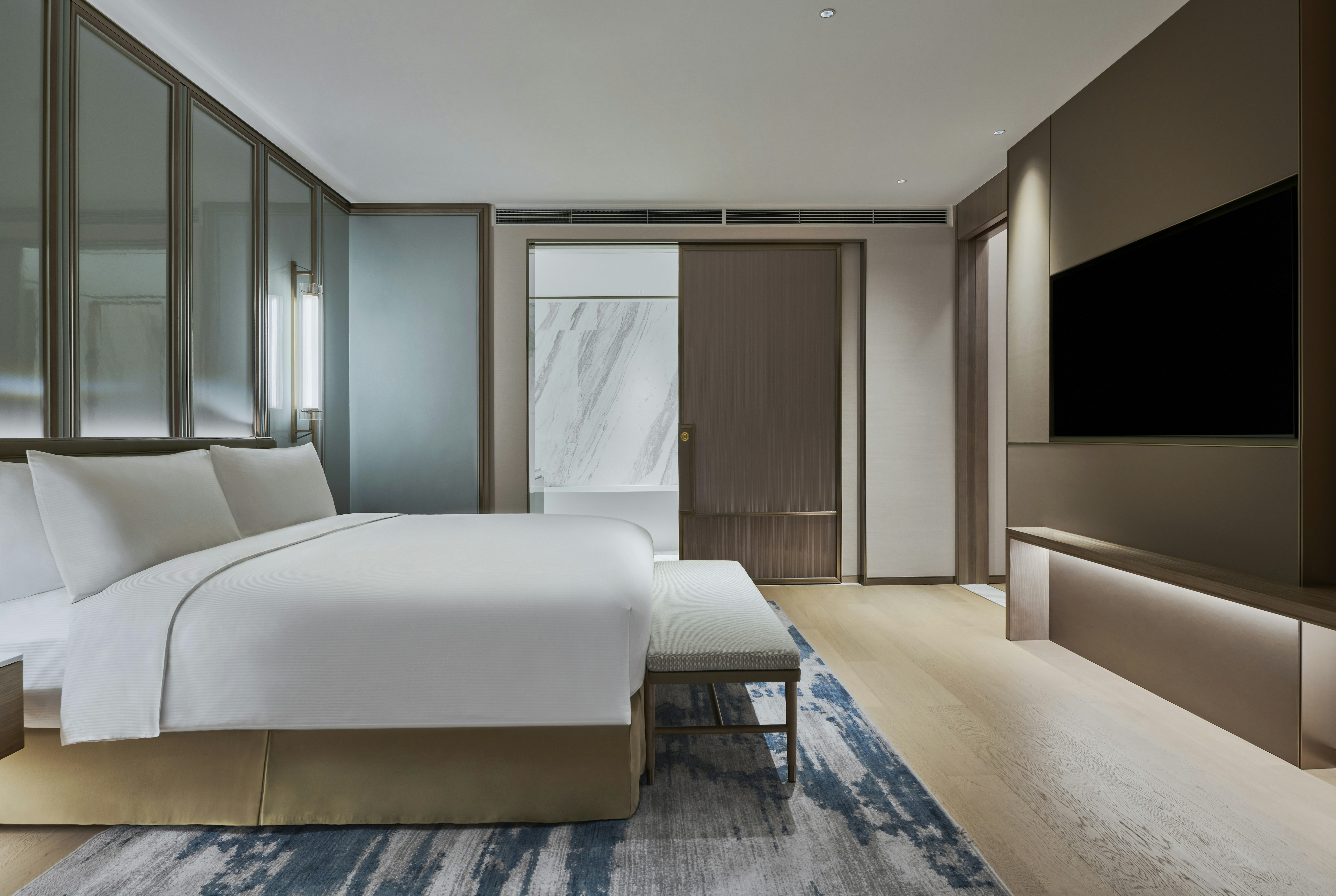 PREMIER, SUITE, KING BED