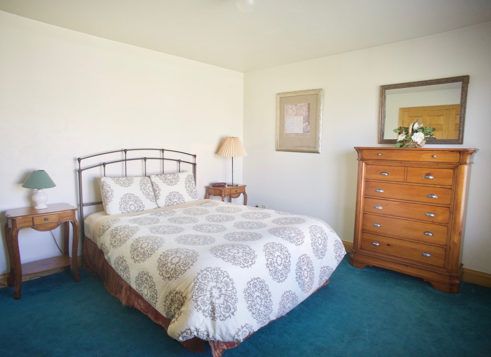 Settlement Courtyard Inn & Lavender Spa 11/66