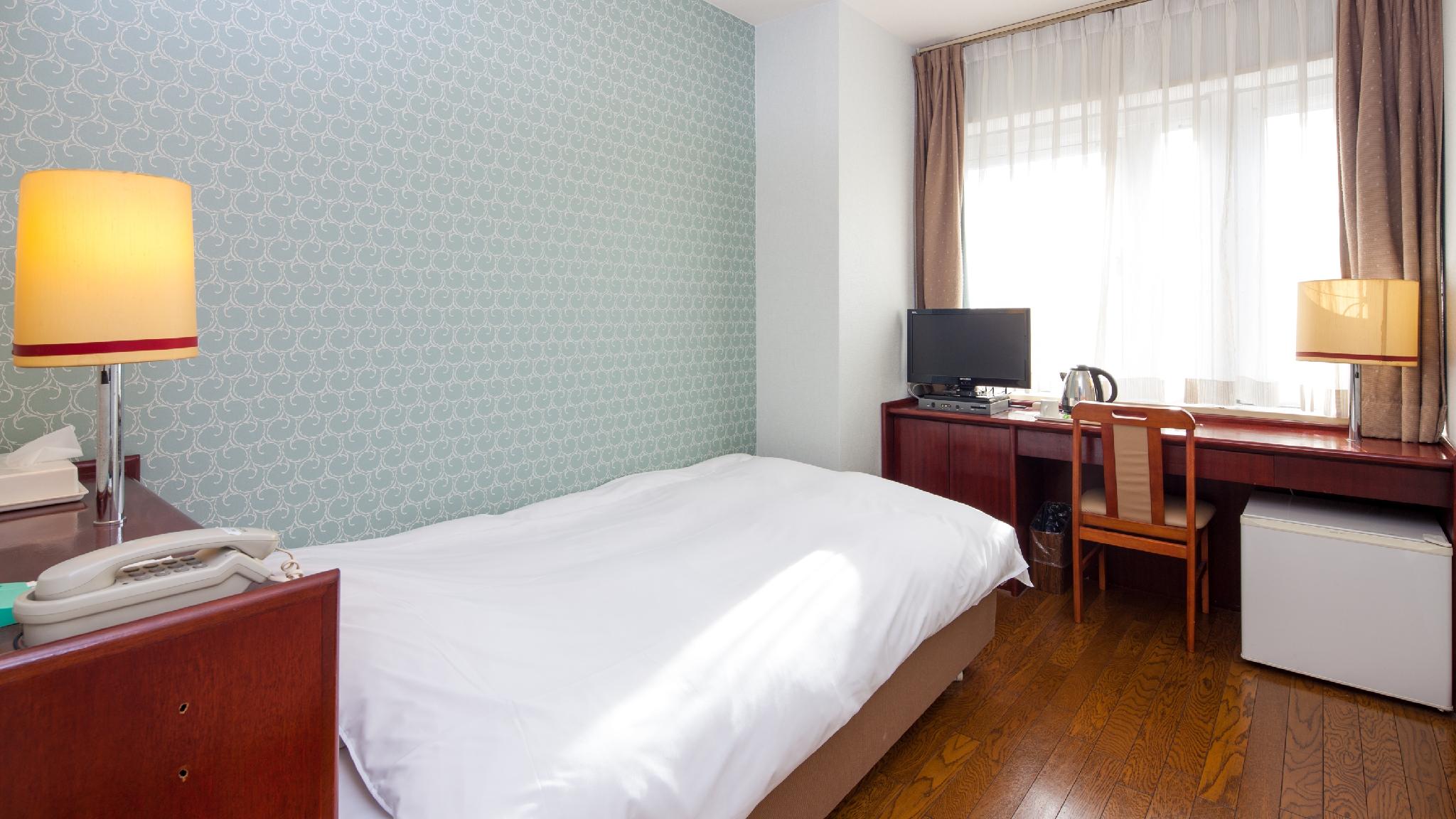 Room, Single
