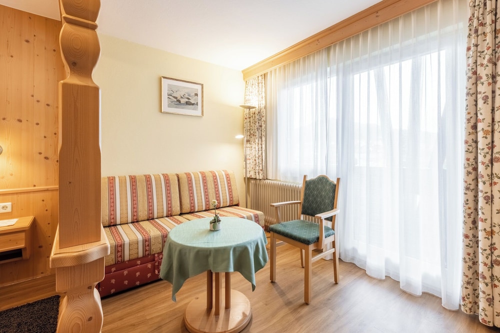 HOTEL SCHOENEGG 33/50