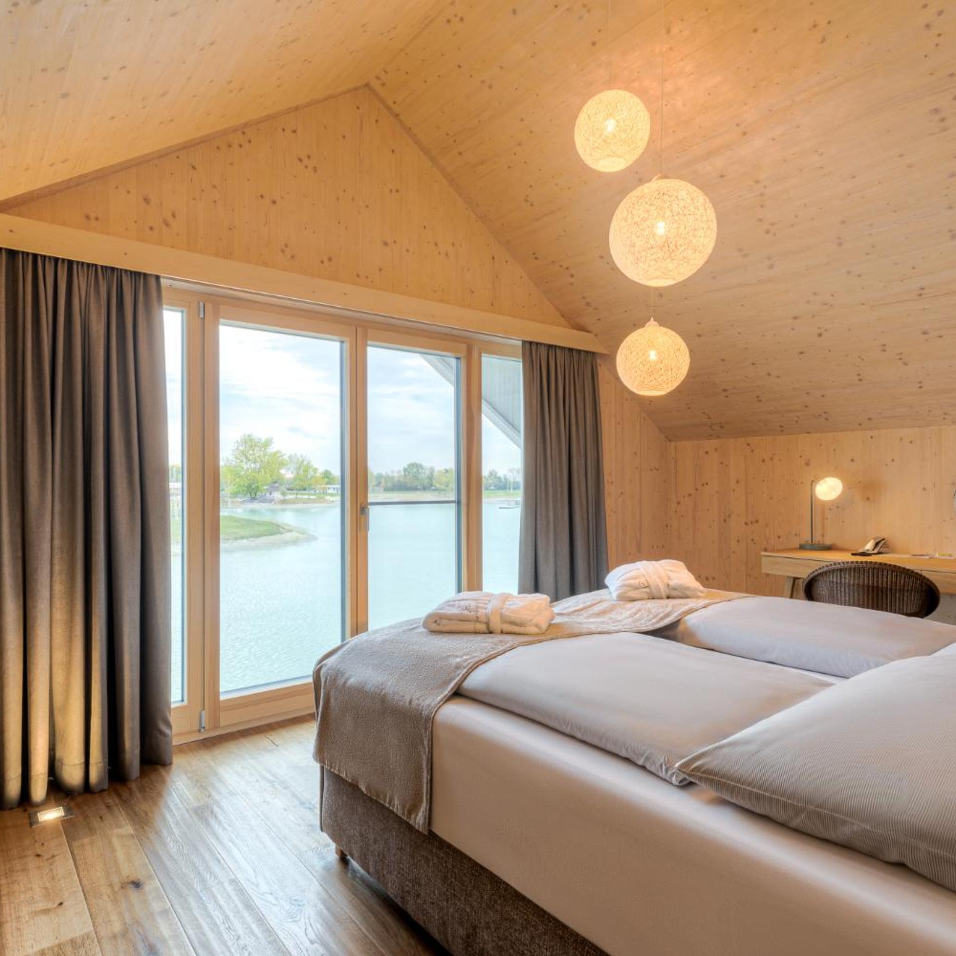 2 Bedrooms, House