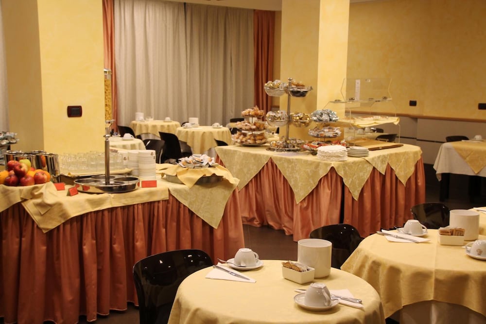 Sant Ambroeus Hotel 28/57