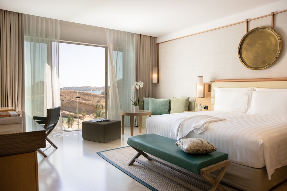 Ocean, Deluxe, King Bed, Balcony