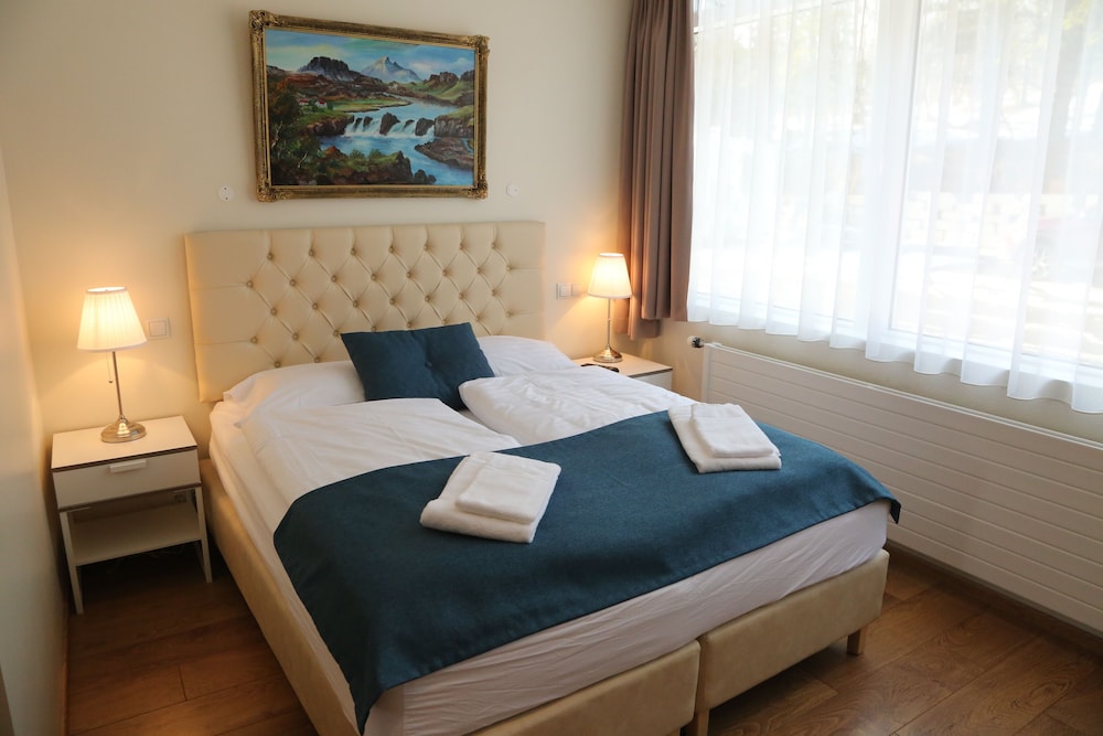 Hotel Kjarnalundur 11/50