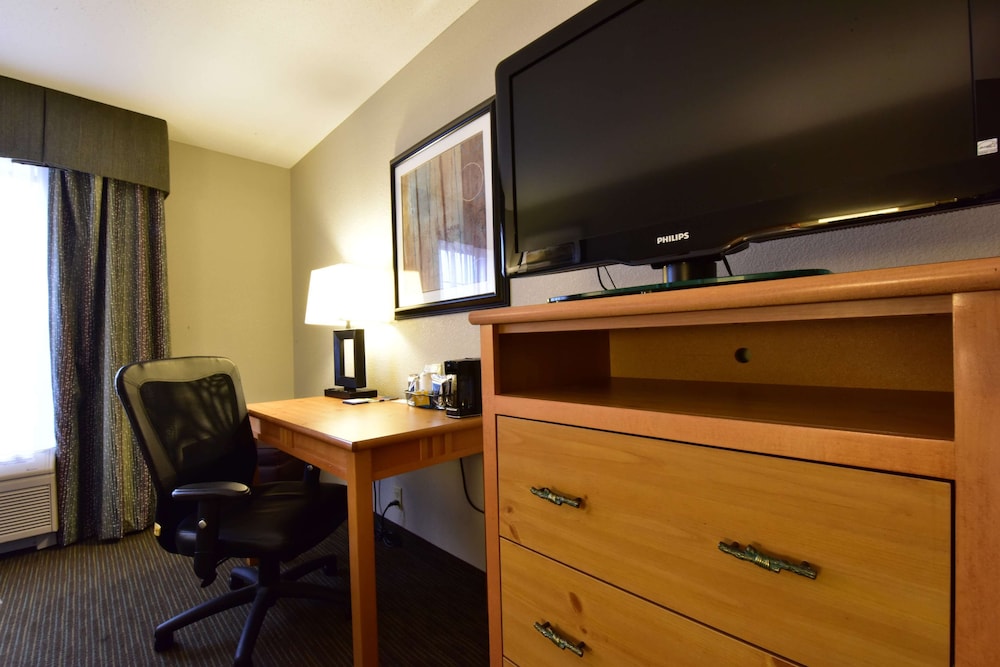 Hampton Inn & Suites by Hilton Petoskey 61/75