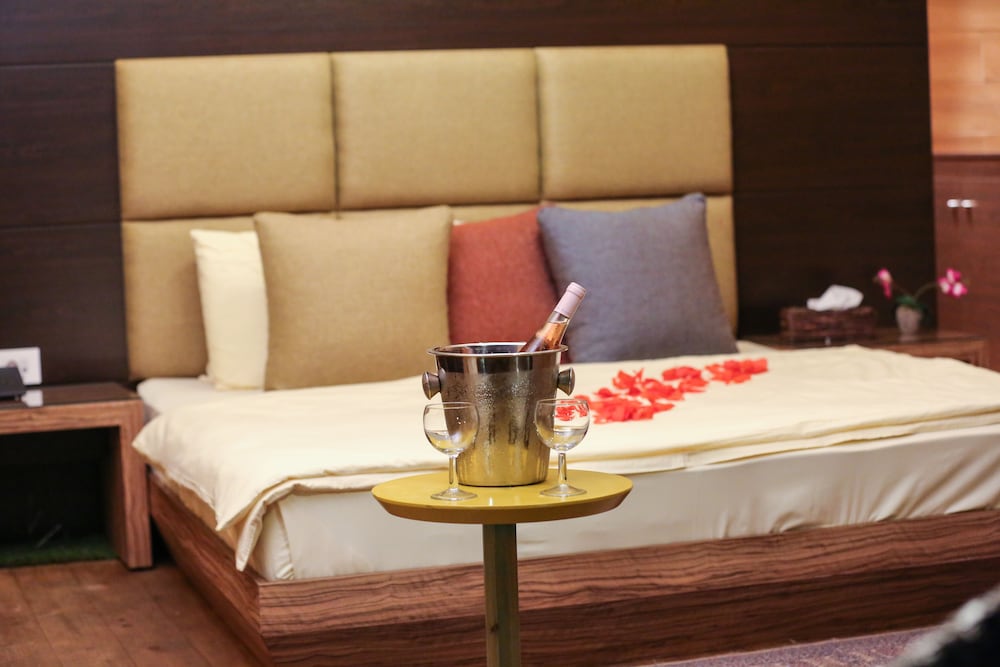 Four Seasons Halat photo2