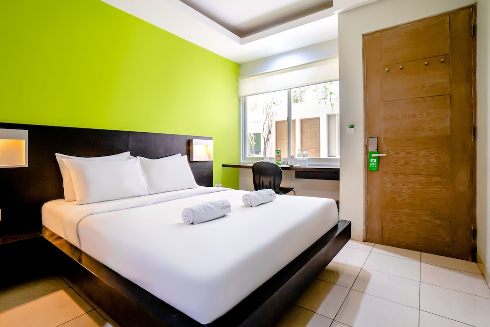 Smart, Green, Double Bed