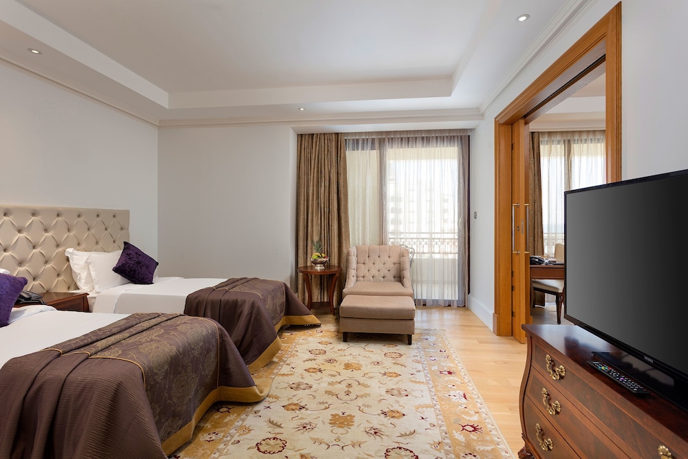 Mardan Palace 32/78