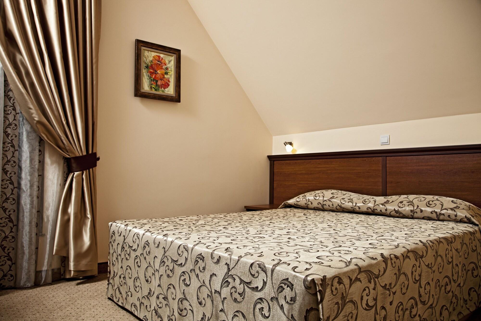Harmony, Executive, Suite