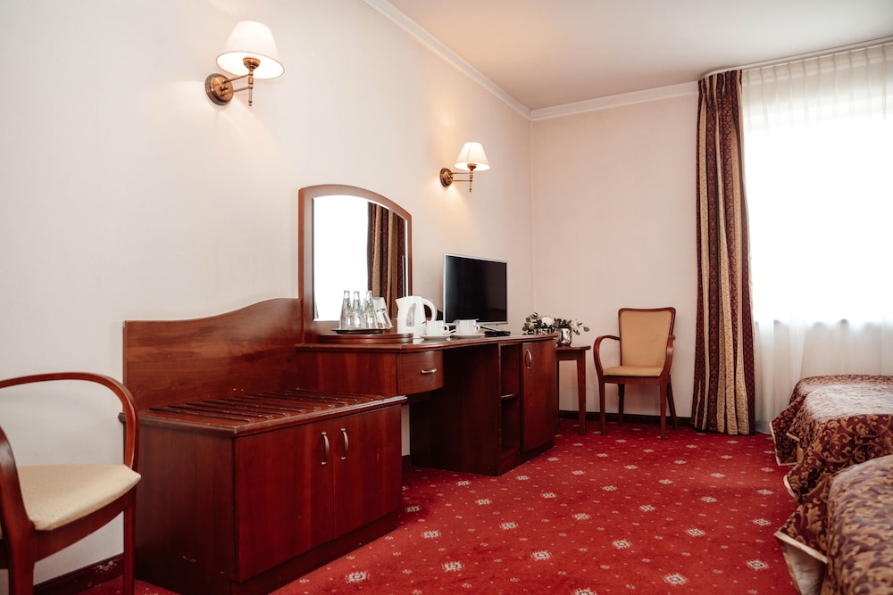 Hotel Sympozjum 41/50