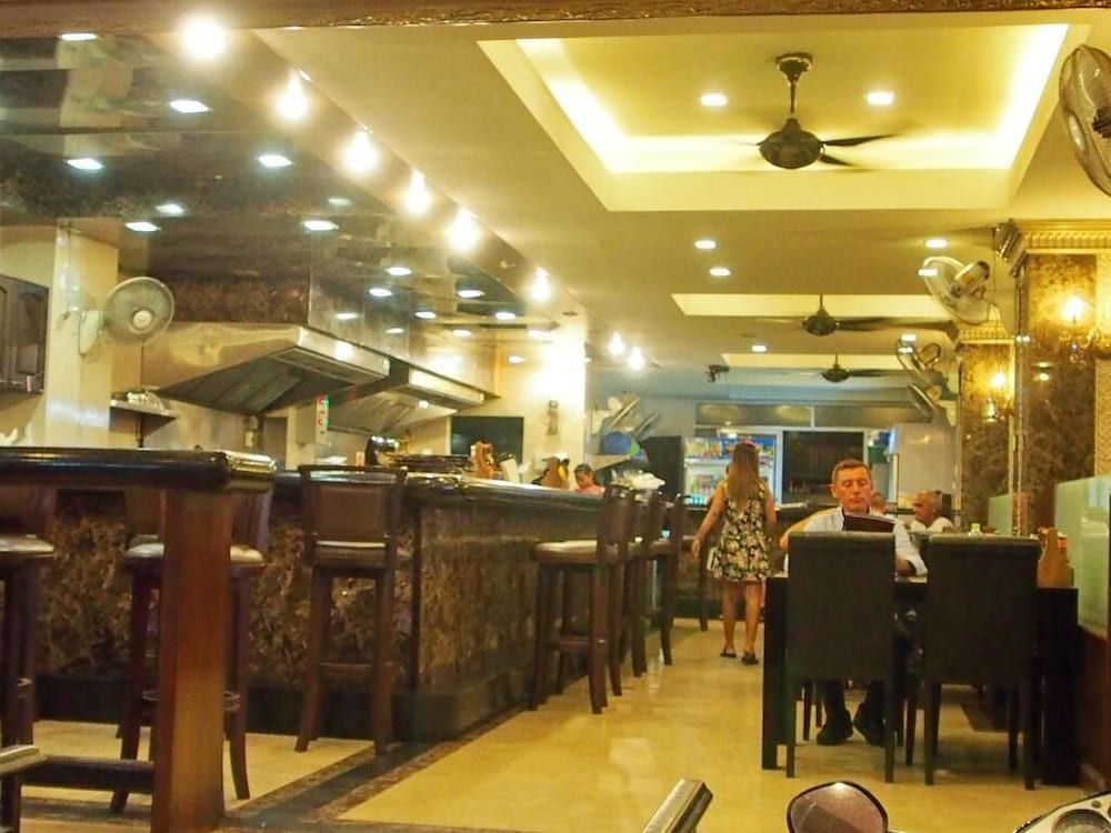 Maleez Lodge Hotel And Restaurant 43/52