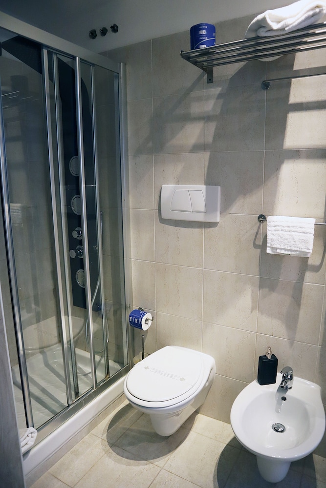 غرفة قياسية بسرير كوين، Gardenia Hotel 2/2
