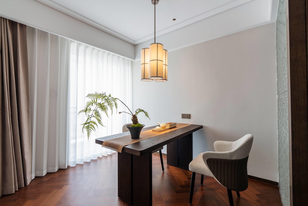 Howard Johnson By Wyndham Phnom Penh Tk 42/57