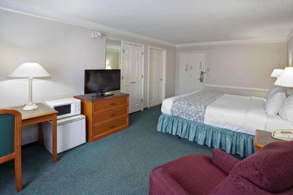 La Quinta Inn Omaha West 13/29