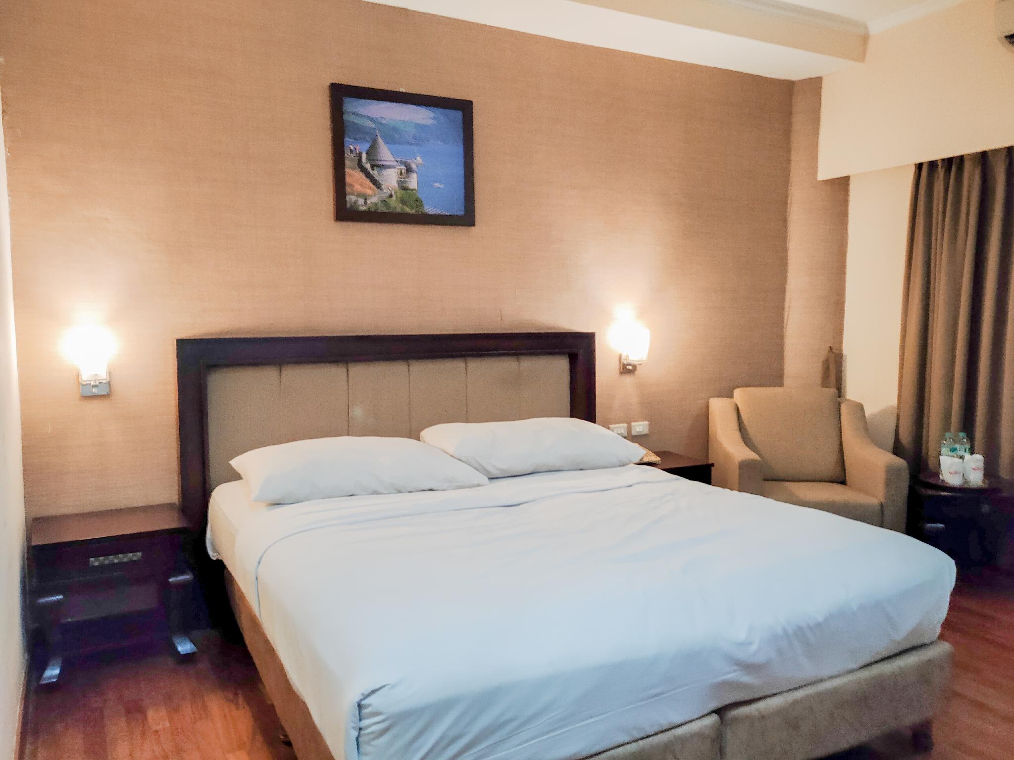 Room, 2 Double and Twin Beds