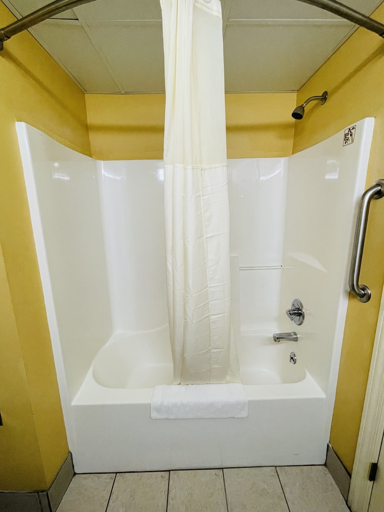 Mountain Inn and Suites Dunlap 21/22