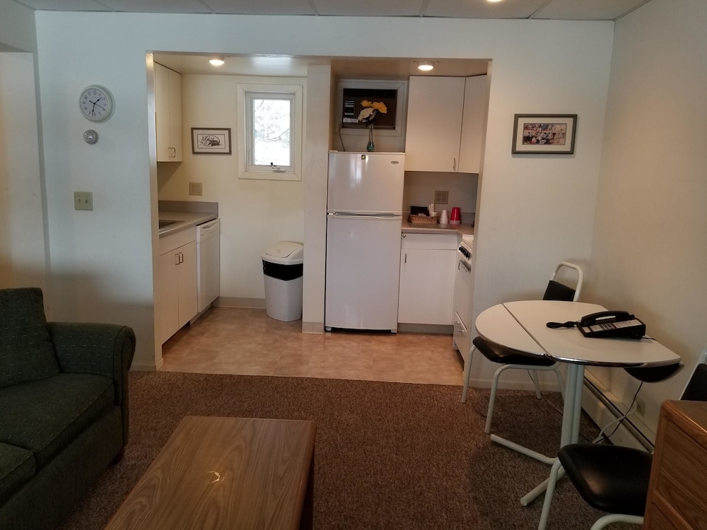 Lakeshor Motor Inn 28/42