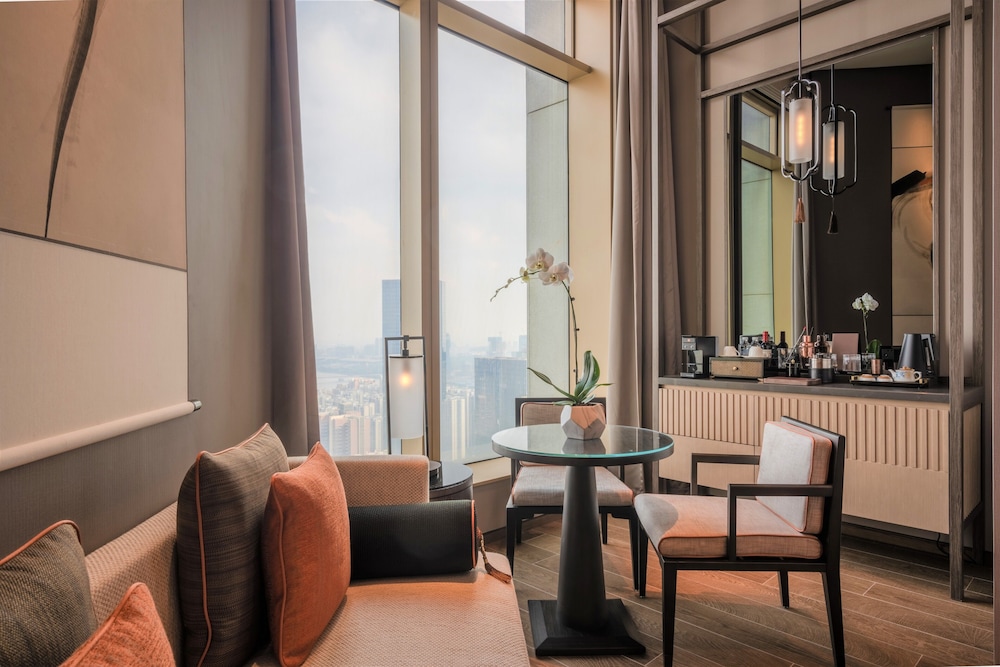 Jumeirah Guangzhou Hotel 66/75