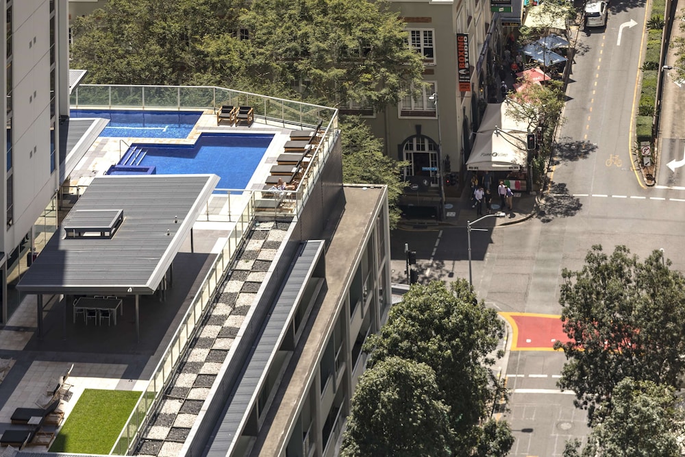 Oaks Brisbane River City Suites 3/72