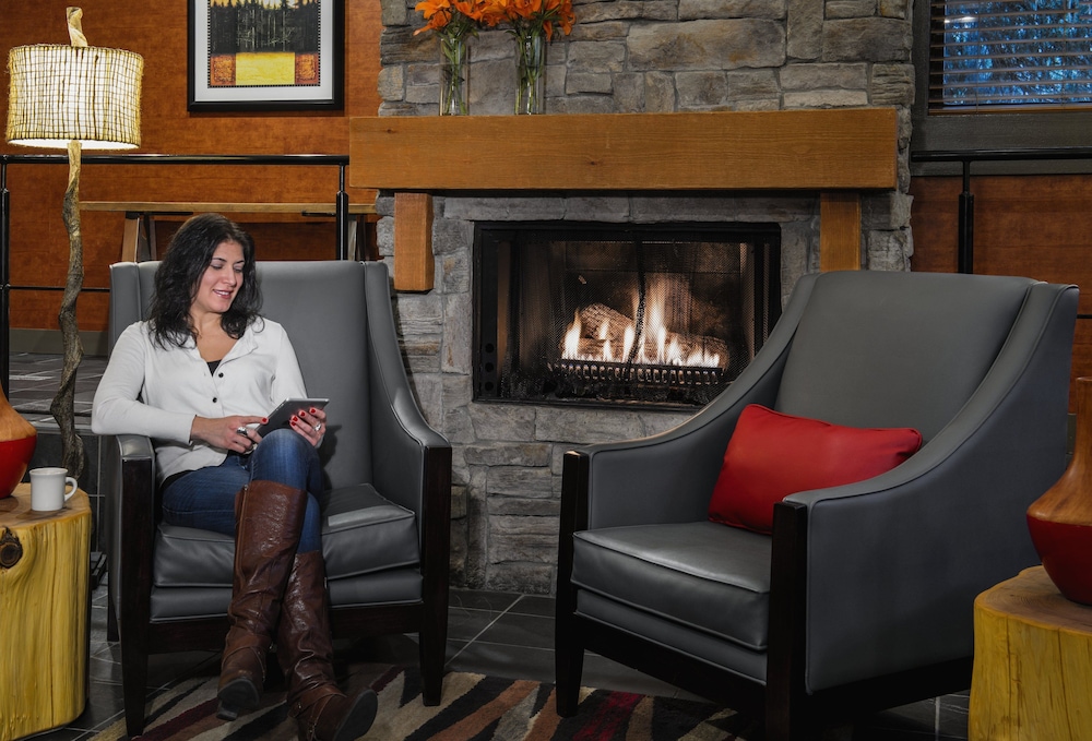 Whistler Village Inn Suites 48/73