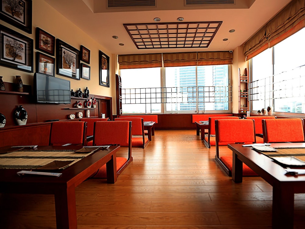 MOONVIEW HOTEL 27/30
