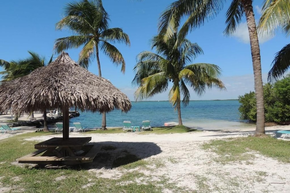 Rock Reef Resort 73/77