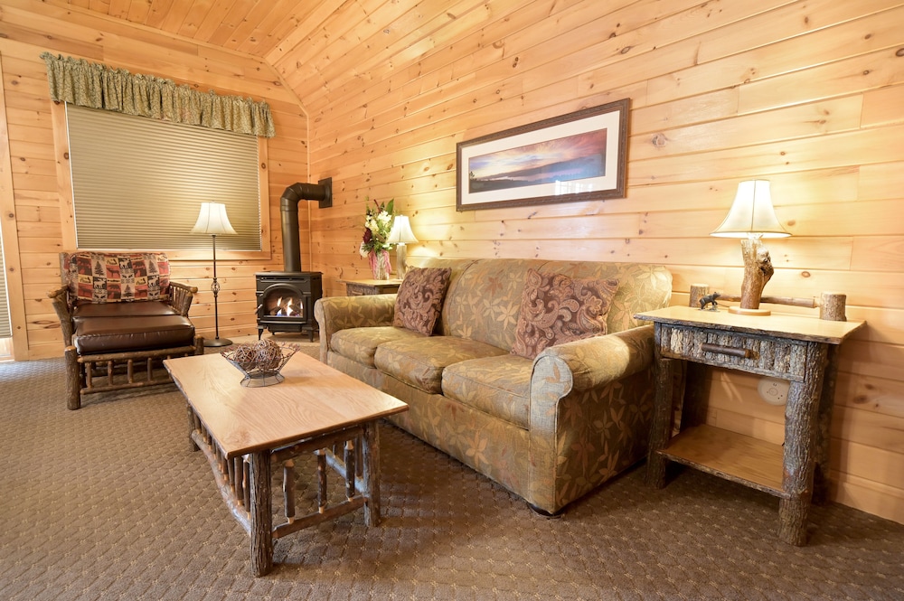 The Lodges at Cresthaven 35/60