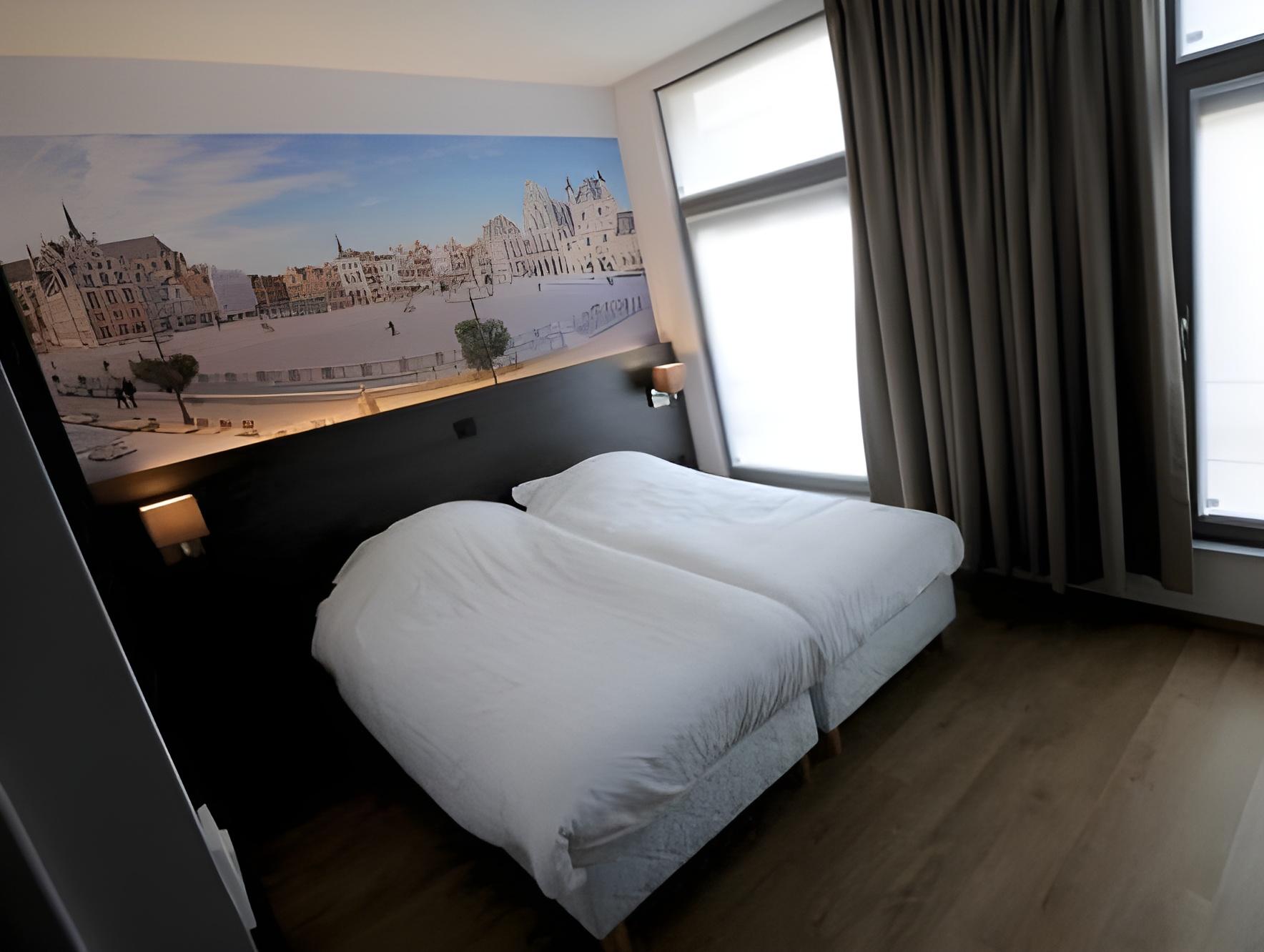 Room, Twin Beds