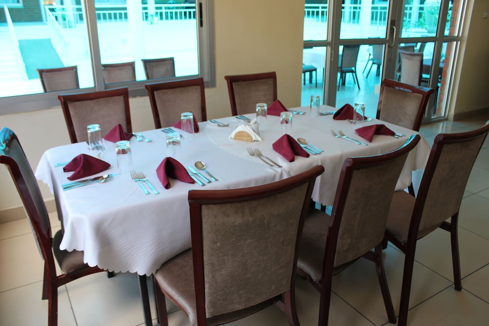 Chamba Valley Exotic Hotel 35/50