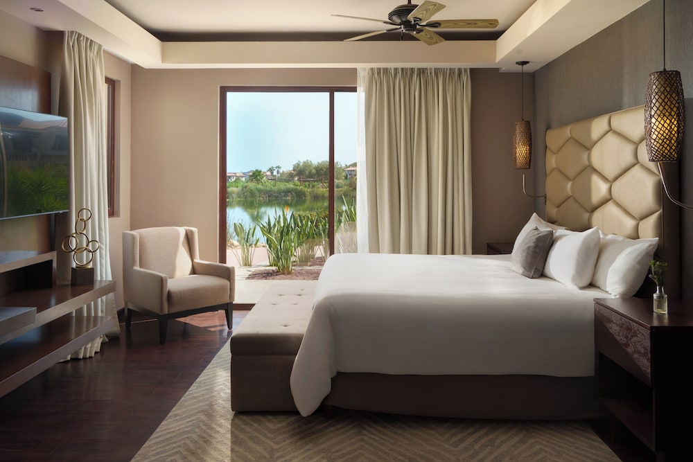 Master, Suite, King Bed, Sofa