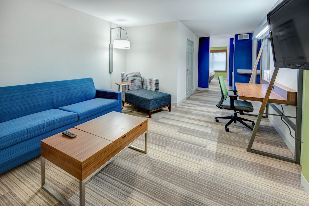 Holiday Inn Express Woodbridge 41/64